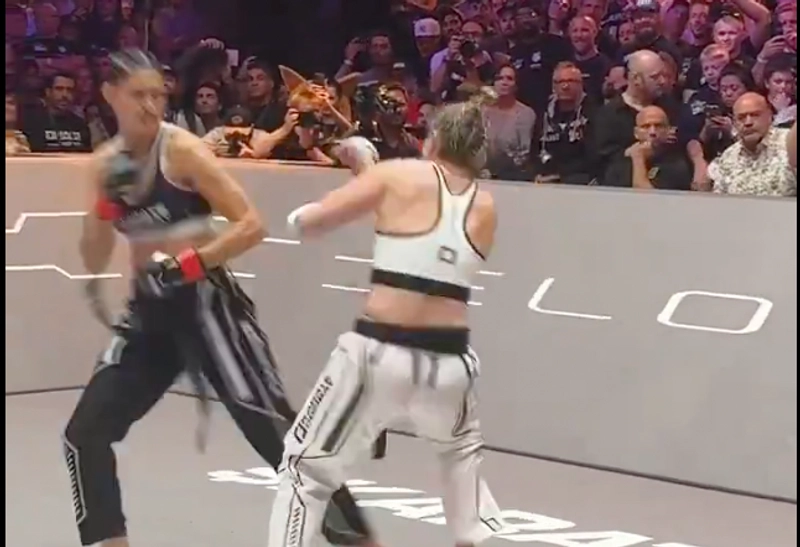 Aline Pereira delivers ‘Pereira left hook’ KO at Karate Combat 50